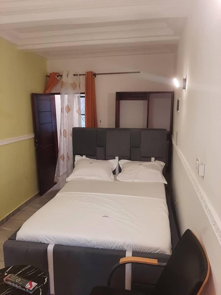 Residence P P M Odza Yaoundé Esterno foto
