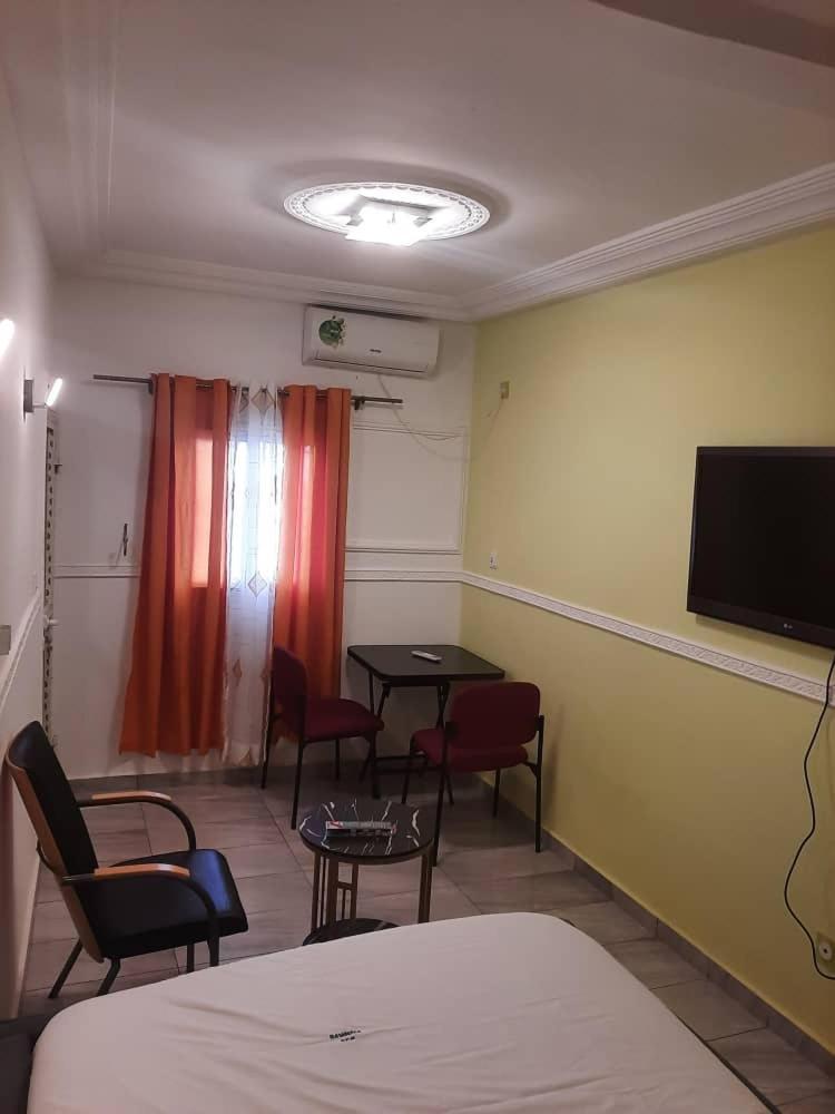 Residence P P M Odza Yaoundé Esterno foto